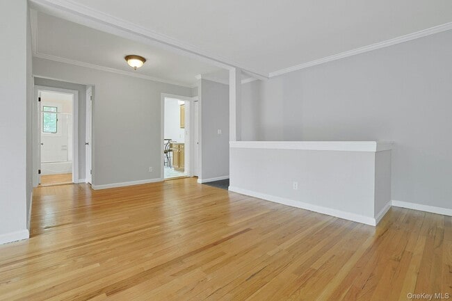 Building Photo - 580 Bedford Rd