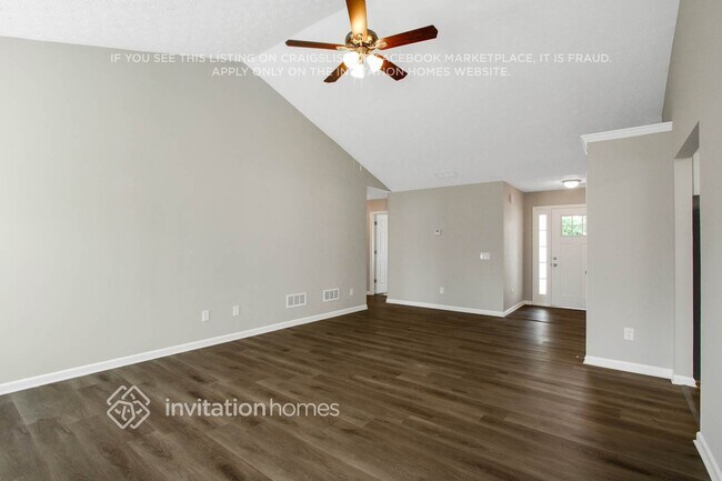 Building Photo - 4035 Hollow Springs Tr SE