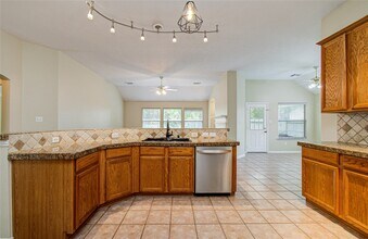 Building Photo - 18223 Heathridge Ln
