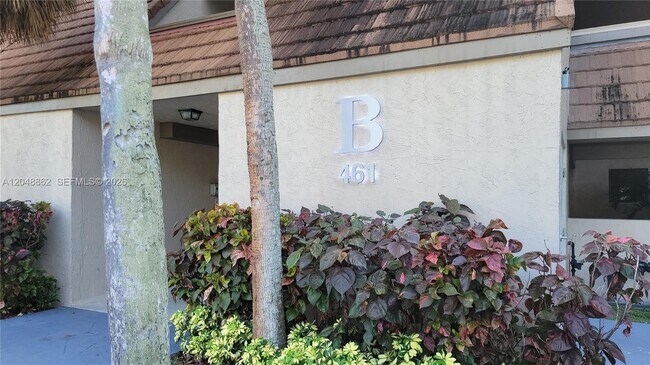 Building Photo - 461 Ives Dairy Rd