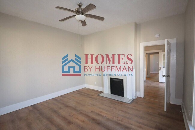 Foto del edificio - Two Bedroom House | Garage