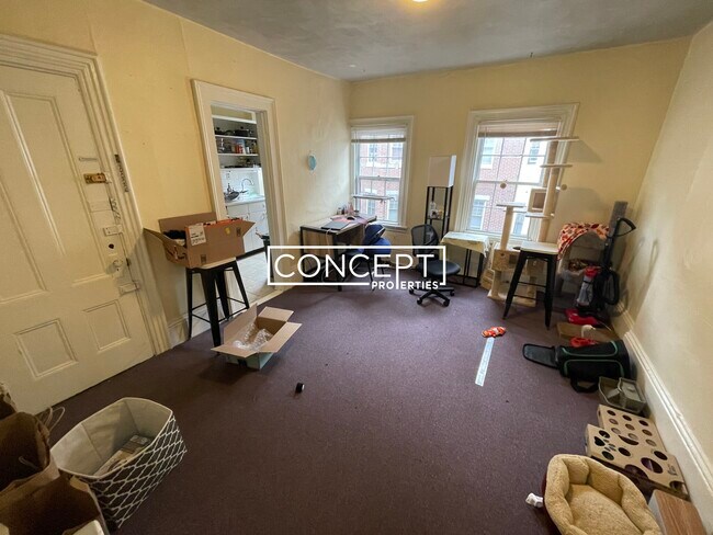 Building Photo - 59 Joy St