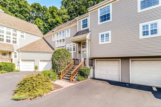 Building Photo - 613 Foxboro Dr