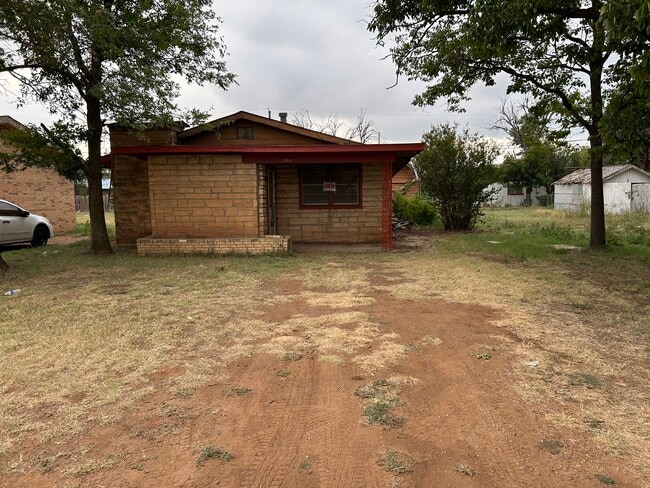 Building Photo - 1504 N 11th St