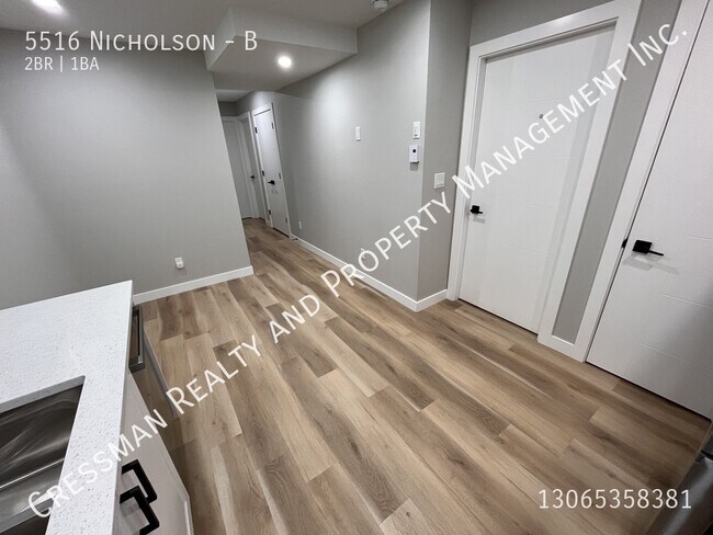 Photo du bâtiment - 2 Bedroom 1 Bathroom Basement Suite in the Greens