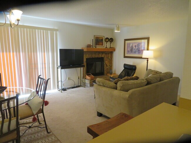 Building Photo - 2201 Sentry Dr