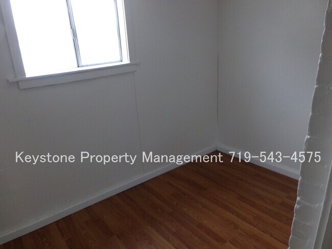 Foto del edificio - $365 Off Move-in Special!  Centrally Located Apartment - 1 BD/1 Bath $725/$725