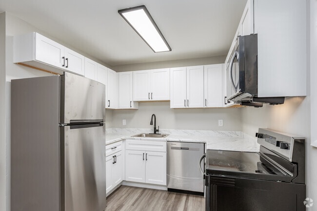 Interior Photo - Harborstone