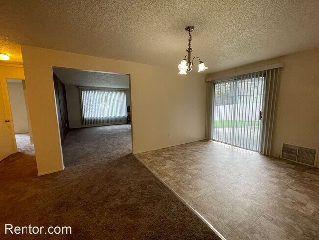 Building Photo - 3 br, 2 bath House - 4333 Walnut Drive