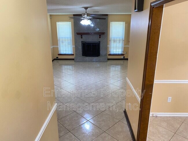 Foto del edificio - 6603 Chesapeake Dr