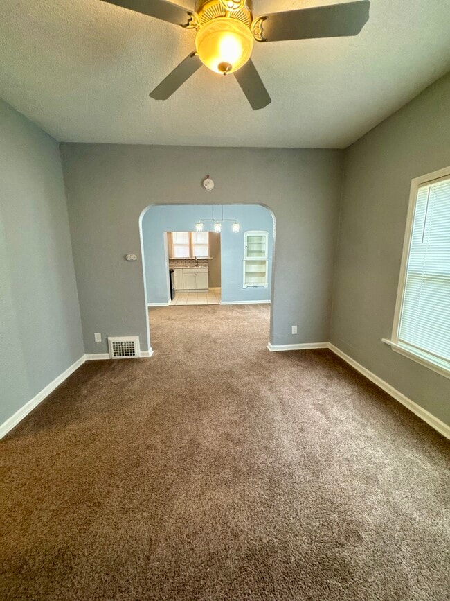 Foto del edificio - 4227 11th St