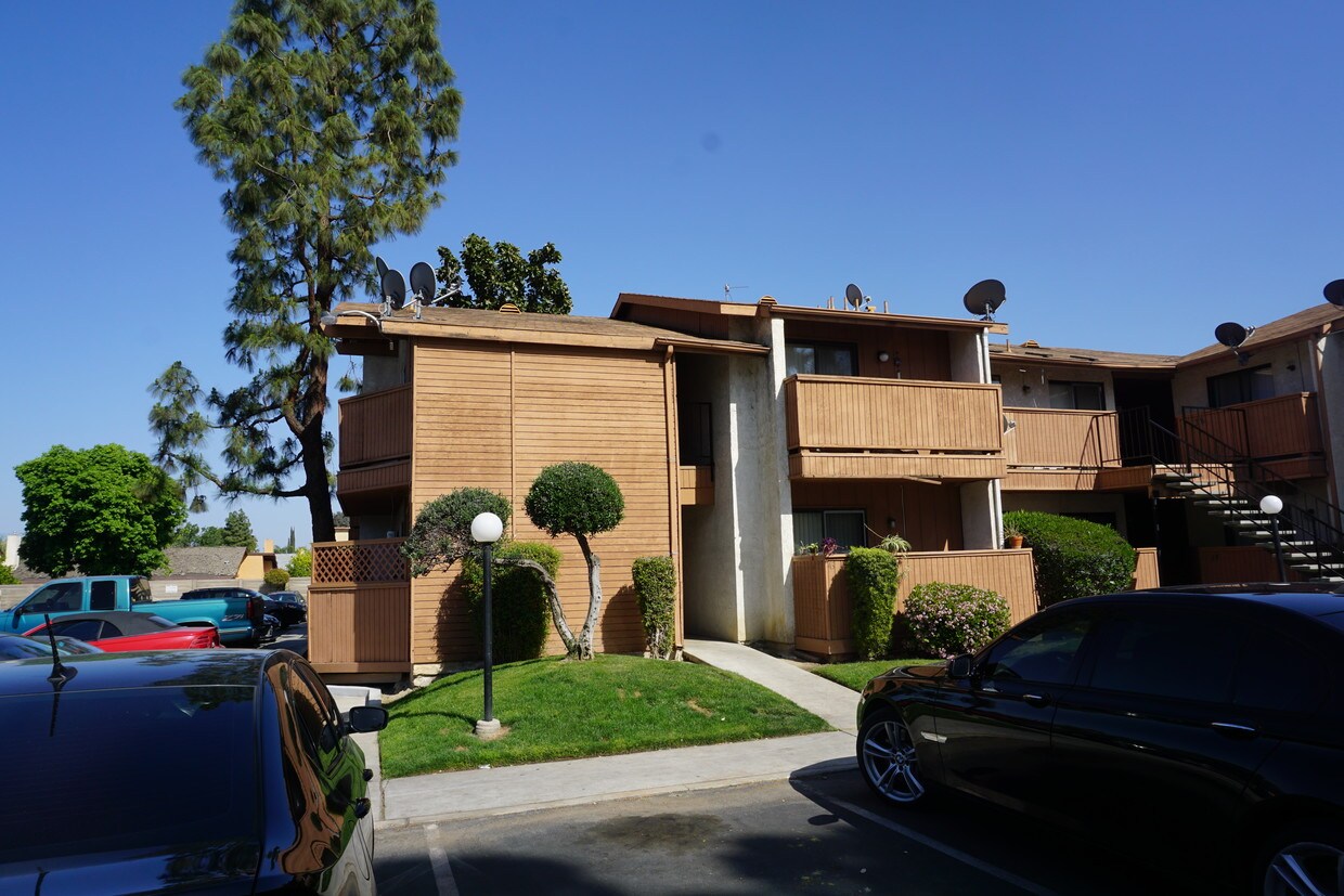 4809 Hahn Ave Unit 46, Bakersfield, CA 93309 Condo for Rent in