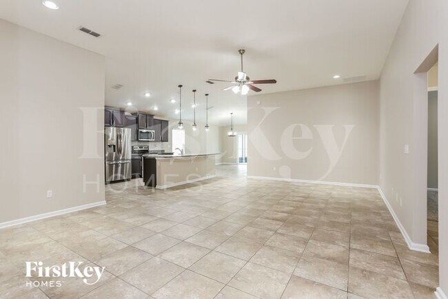 Building Photo - 12556 Itani Wy
