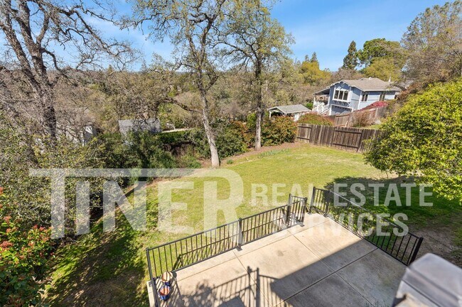 Building Photo - Granite Bay 3 Bedroom Home steps from Fols...
