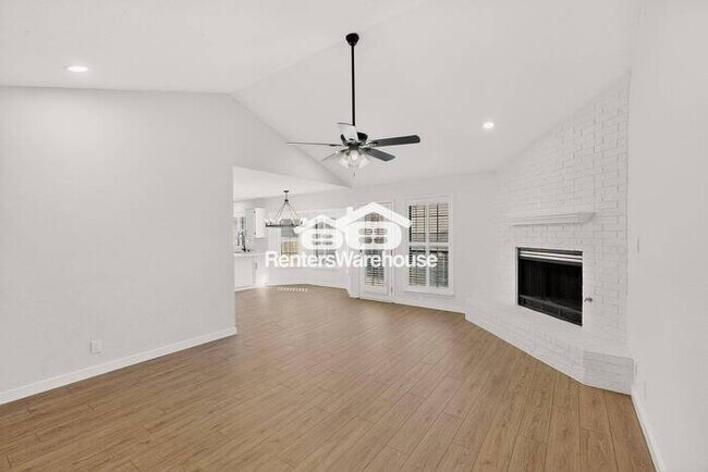 Building Photo - Fully Renovated Gem in Denton