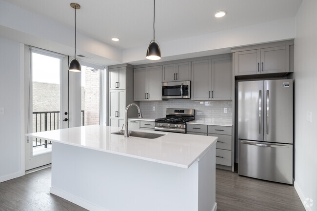 2BR, 2BA - 1,260SF - Kitchen - The Emery Apartments