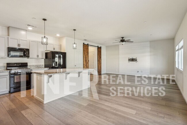 Foto del edificio - Modern Comfort in Natomas!