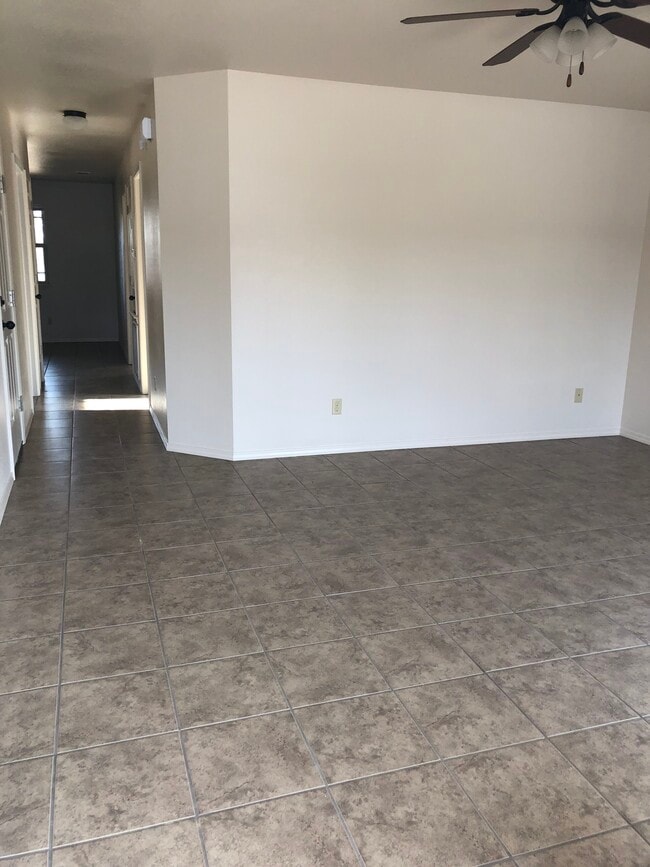 Building Photo - 260 Ashley Dr