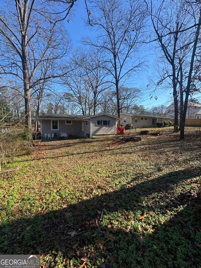 Foto del edificio - 5205 Heather Ln