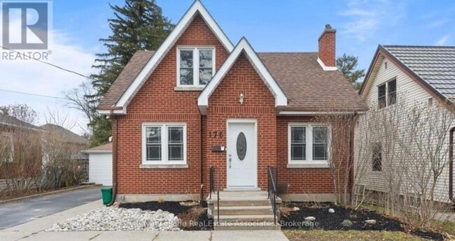 Building Photo - 176 N Park St