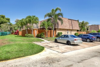 Building Photo - 712 Springdale Cir