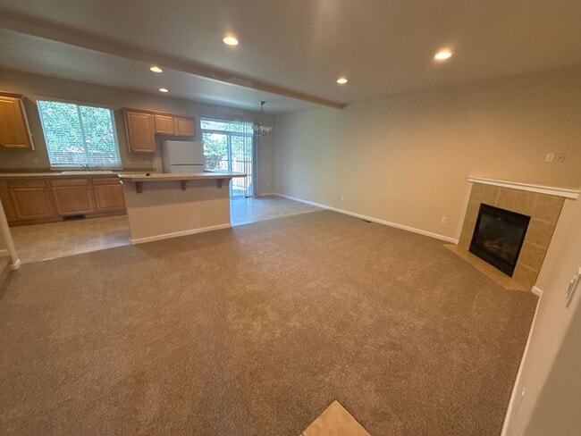 Foto del edificio - DOG CONSIDERED!! 3 Bdrm House, Gas Heat/Fi...