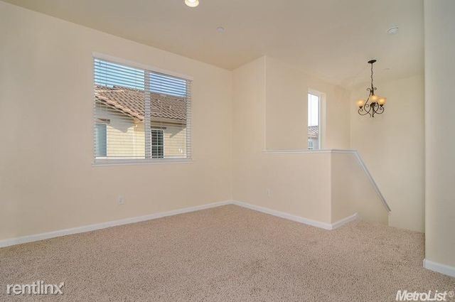 Building Photo - 2580 W El Camino Ave