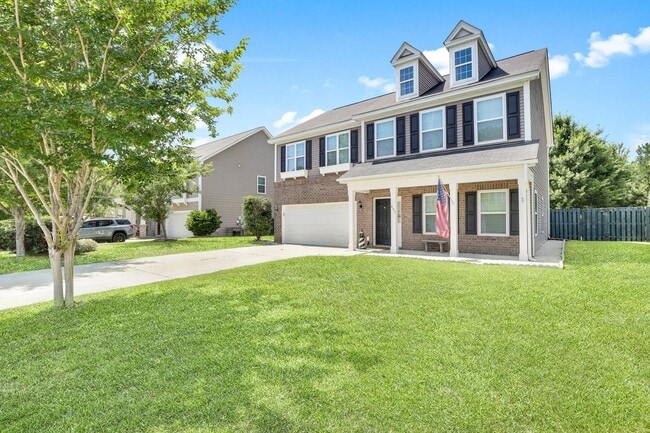 Foto del edificio - 5-Bedroom Buckhead East Home with Modern Kitchen & Large Fenced Yard