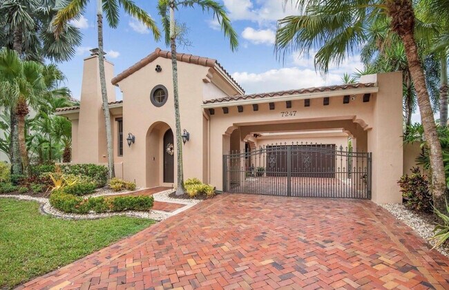 Foto del edificio - 7247 Wisteria Ave