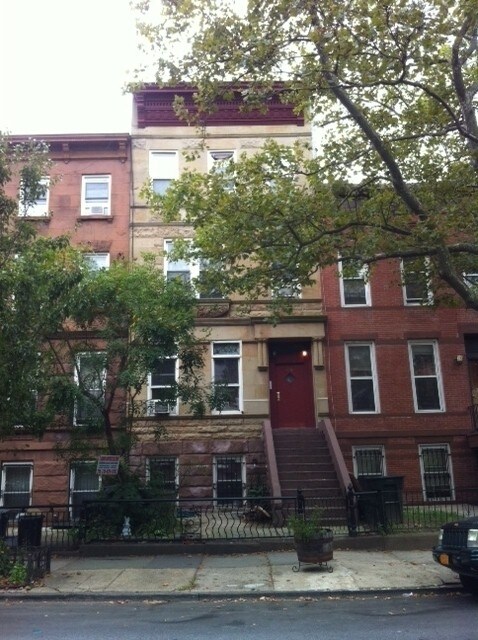 Primary Photo - 418 Macon St