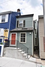 Building Photo - 135 Spring Garden St