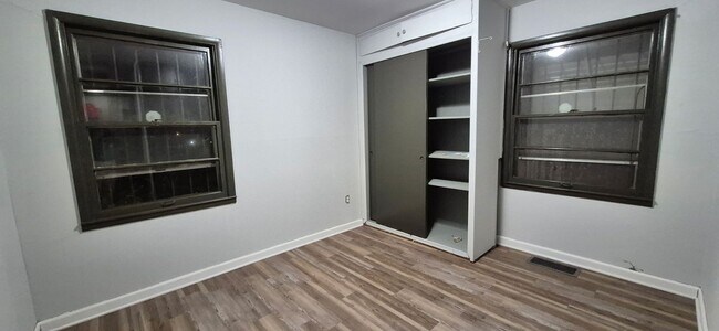 Building Photo - Cozy 2 bedroom 1 bath home