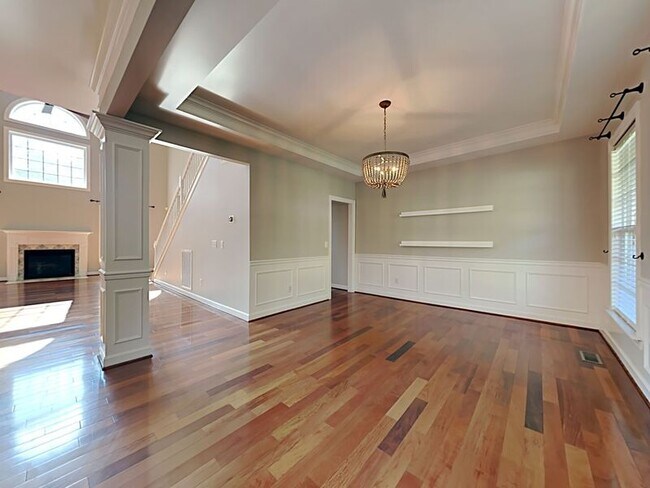 Building Photo - 1104 Pin Oak Ln
