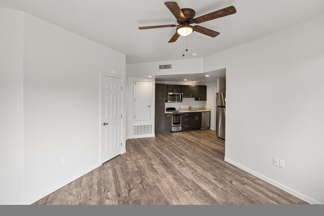 Foto del edificio - 1824 Kestrel Cir