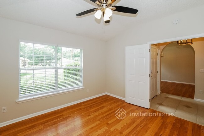 Building Photo - 205 Box Hall Ct