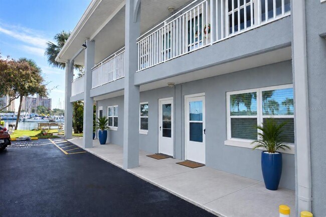 Foto del edificio - 9715 Harrell Ave
