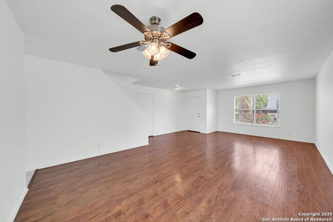 Building Photo - 3-BEDROOM IN VILLAS AT INGRAM HILLS, LEON ...