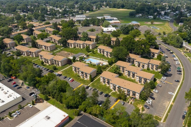 Building Photo - Top Of The Hill Apartments