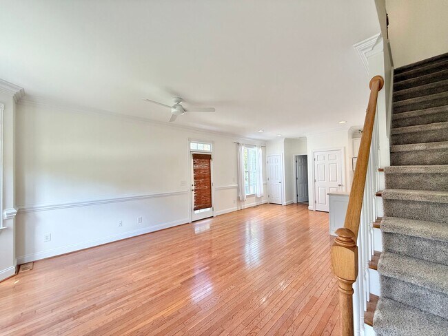 Foto del edificio - **OFFERING WAIVED APPLICATION FEES & $100 ...