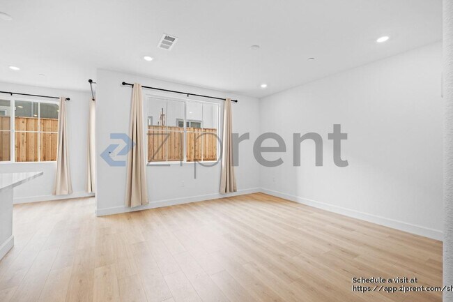 Foto del edificio - 208 Wellspring Ln