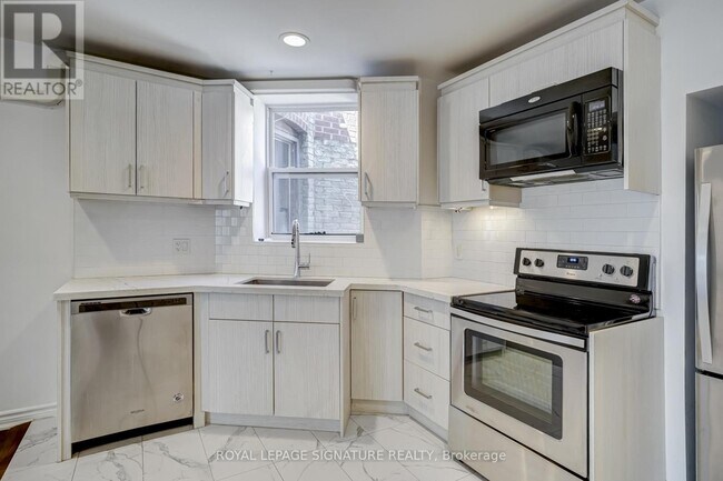 Photo du bâtiment - 1116 College St