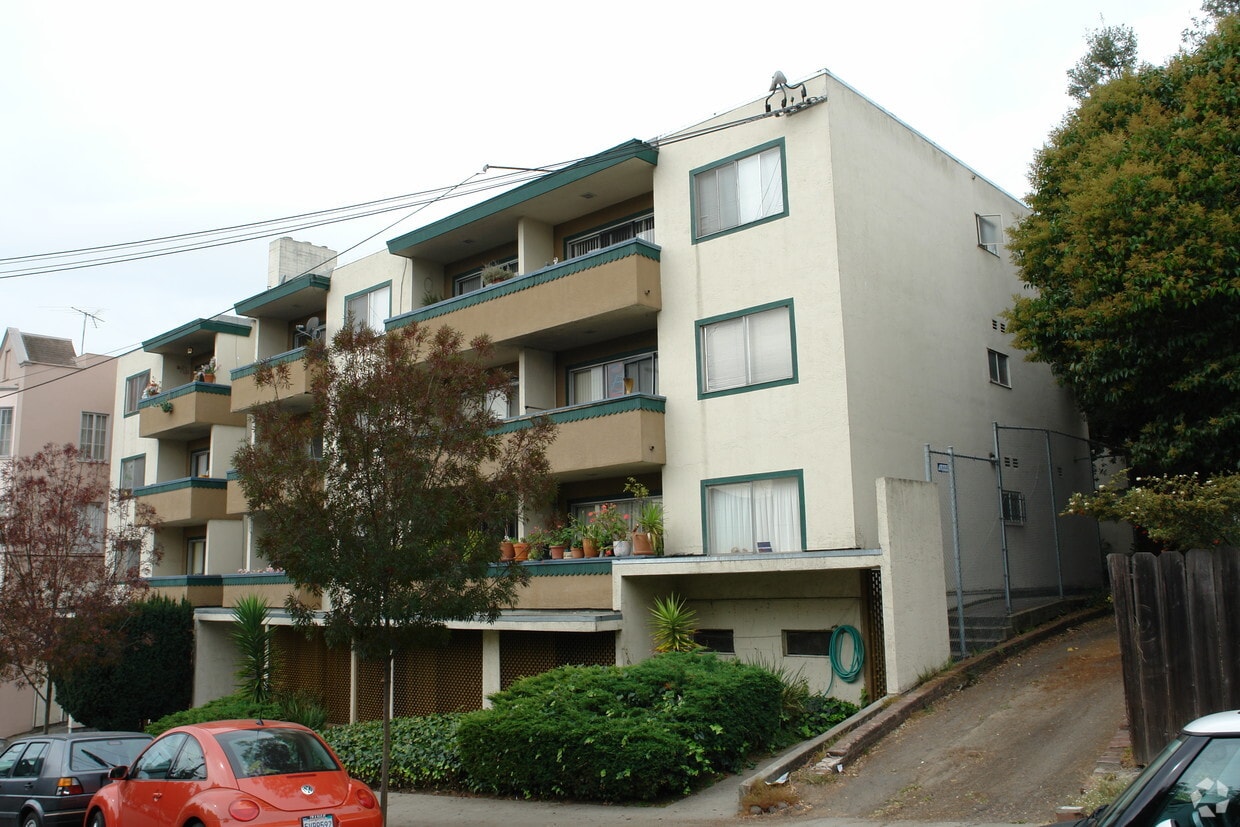 Building Photo - 425 Lee St