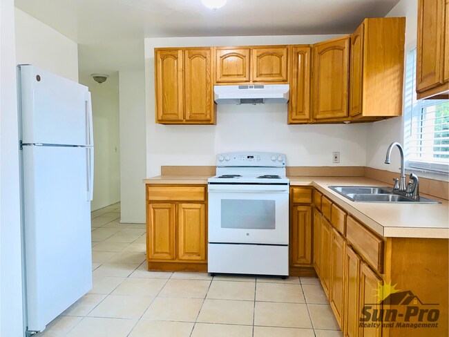 Foto del edificio - 1965 Nelson Ave