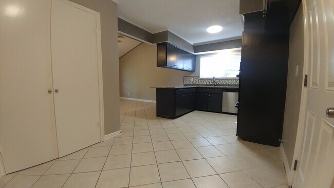 Building Photo - Come and see this well-kept beautiful home today!