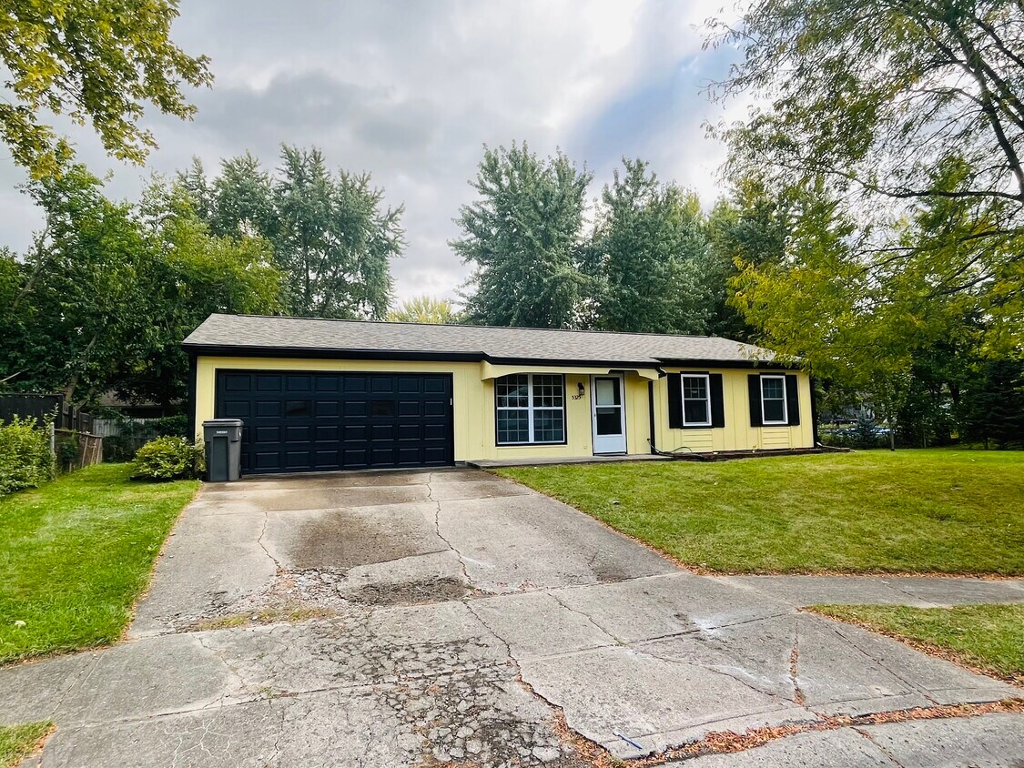 Primary Photo - 5325 Lobo Dr