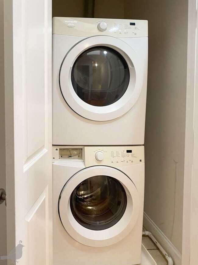 Foto del edificio - Perfect Row Home in Petworth! Parking Incl...