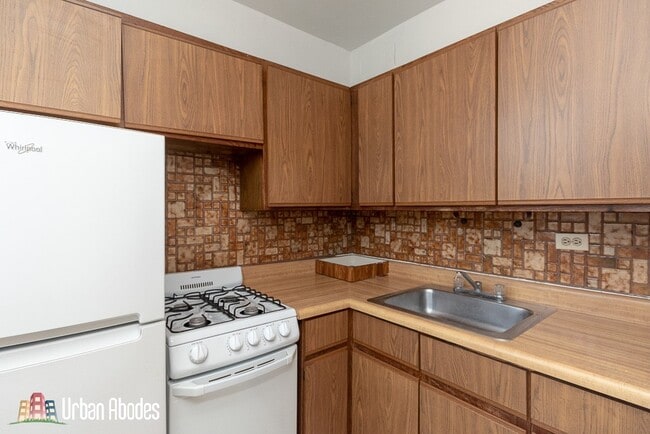 Foto del edificio - 727 W Belmont Ave