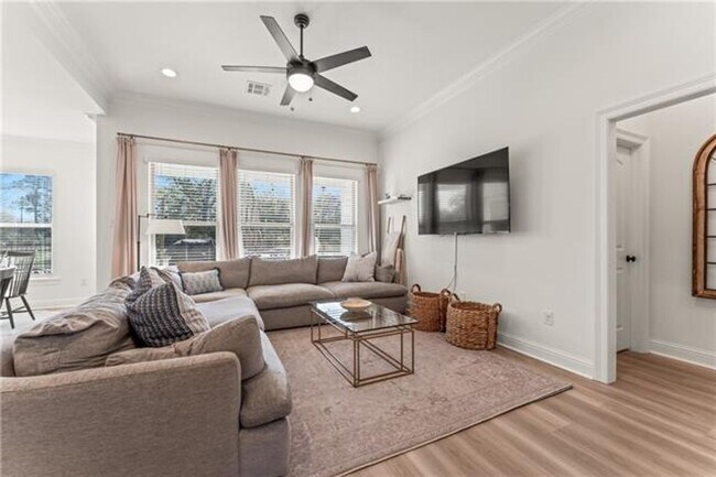 Foto del edificio - Golf Course and Pond Views