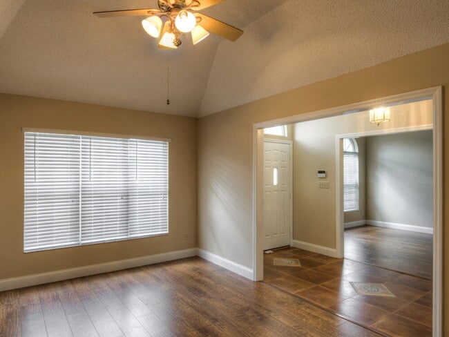Building Photo - 14813 Lone Eagle Dr