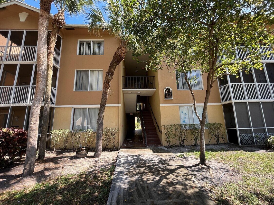 4015 W McNab Rd Unit D212, Pompano Beach, FL 33069 Condo for Rent in